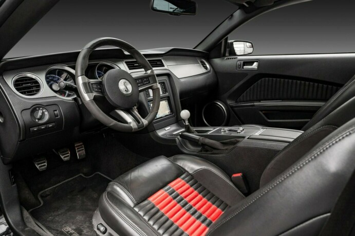 ford-mustang-bensin-2011-big-19