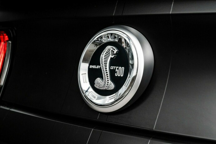 ford-mustang-bensin-2011-big-12