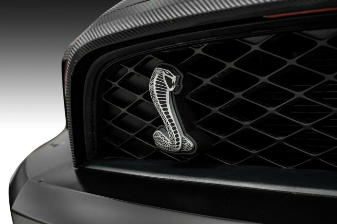ford-mustang-bensin-2011-big-5