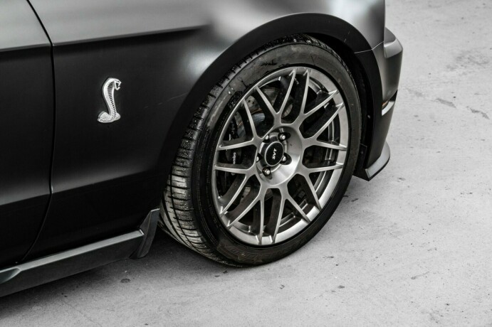 ford-mustang-bensin-2011-big-16