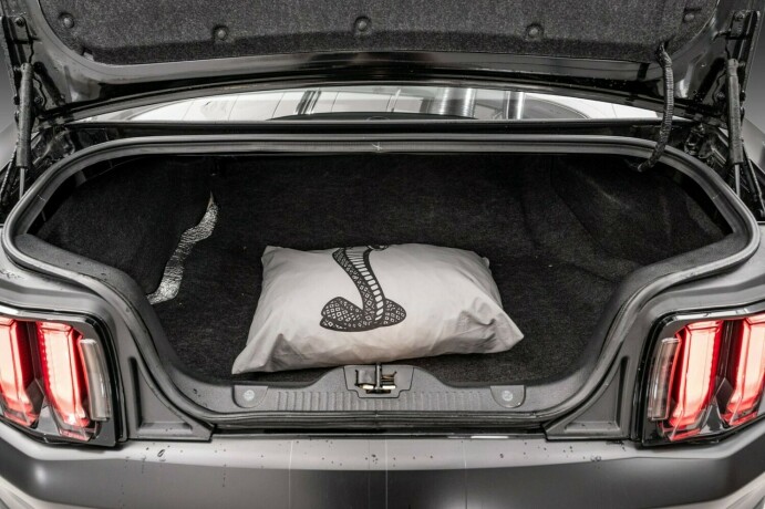 ford-mustang-bensin-2011-big-43