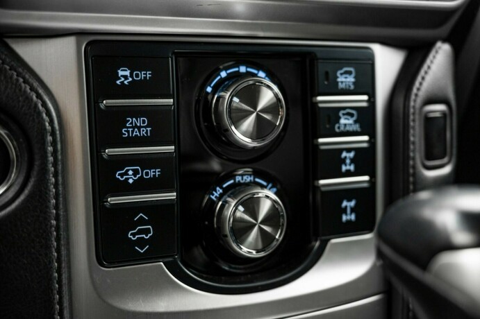 toyota-land-cruiser-diesel-2019-big-10