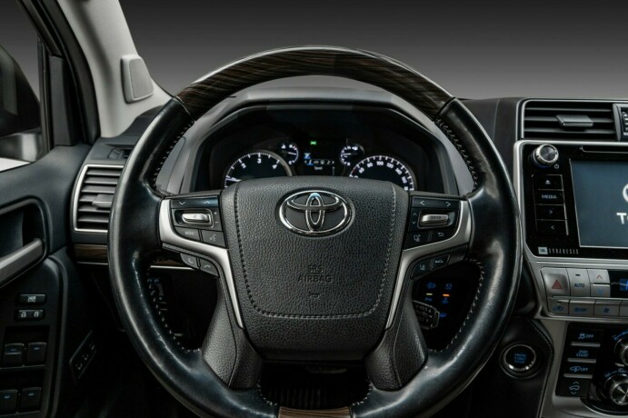 toyota-land-cruiser-diesel-2019-big-8
