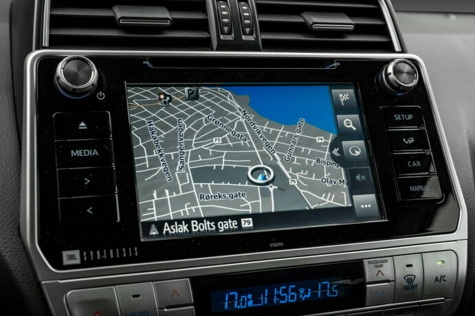 toyota-land-cruiser-diesel-2019-big-9