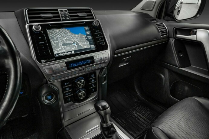 toyota-land-cruiser-diesel-2019-big-27