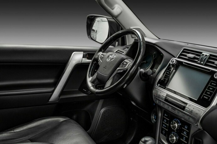 toyota-land-cruiser-diesel-2019-big-17