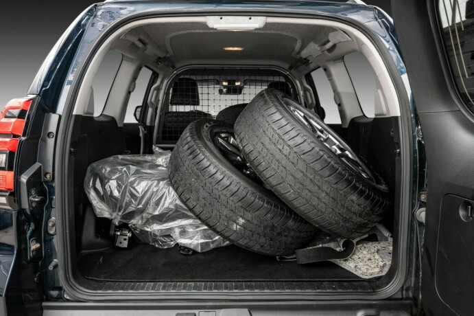 toyota-land-cruiser-diesel-2019-big-11