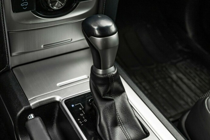 toyota-land-cruiser-diesel-2019-big-26