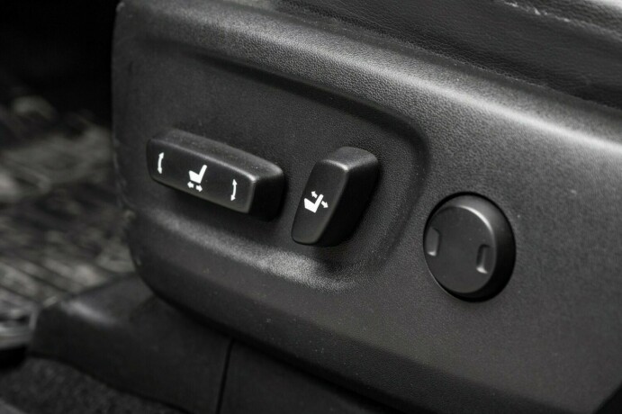 toyota-land-cruiser-diesel-2019-big-28