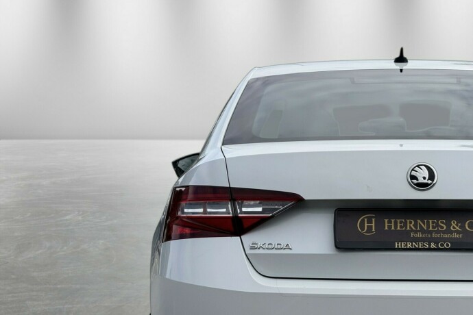 skoda-superb-diesel-2016-big-8