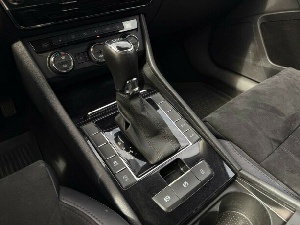 skoda-superb-diesel-2016-big-15
