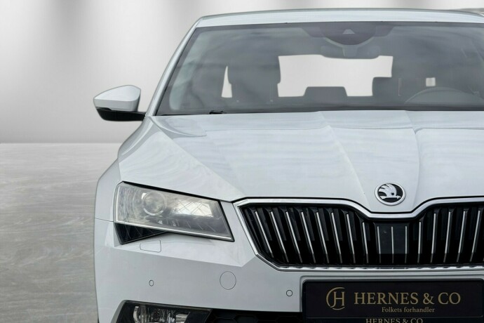 skoda-superb-diesel-2016-big-3