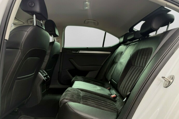 skoda-superb-diesel-2016-big-23