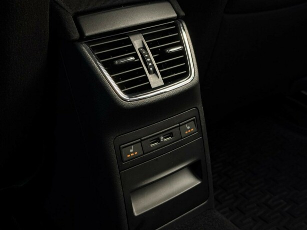 skoda-octavia-bensin-2019-big-15