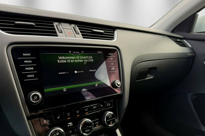 skoda-octavia-bensin-2019-big-12