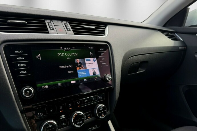 skoda-octavia-bensin-2019-big-11