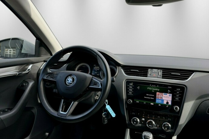 skoda-octavia-bensin-2019-big-9