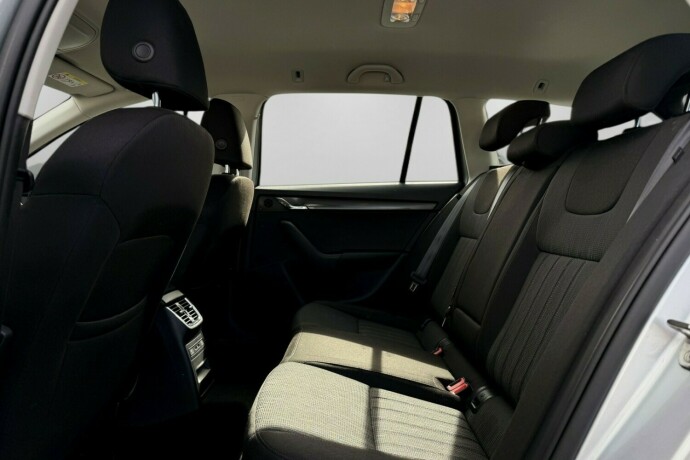 skoda-octavia-bensin-2019-big-16