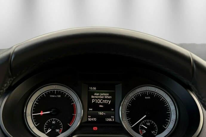 skoda-octavia-bensin-2019-big-13