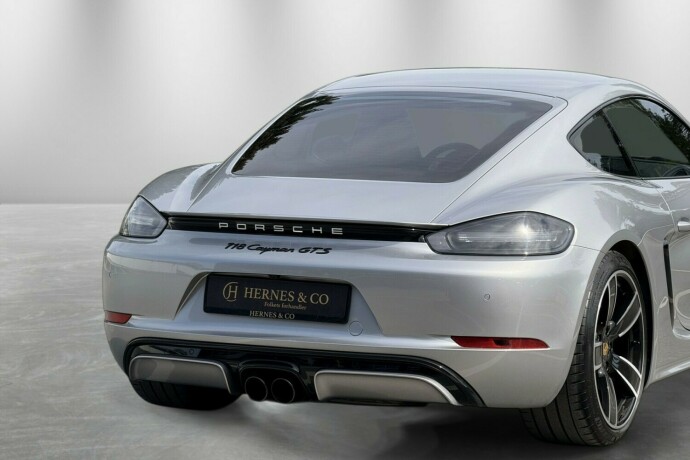 porsche-cayman-bensin-2018-big-5