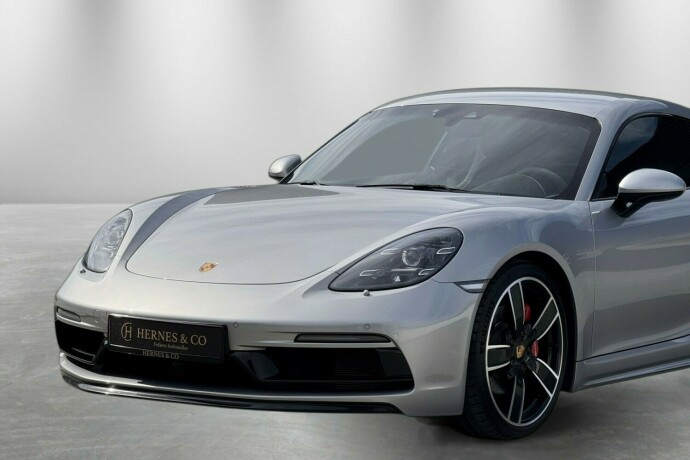 porsche-cayman-bensin-2018-big-1