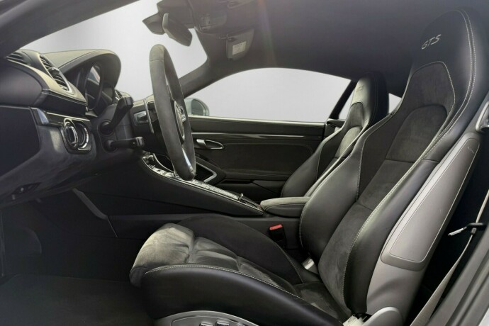 porsche-cayman-bensin-2018-big-13