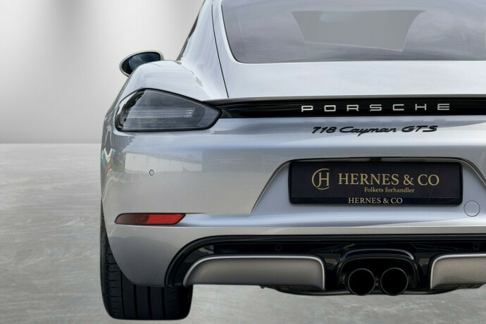 porsche-cayman-bensin-2018-big-11