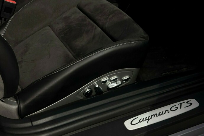 porsche-cayman-bensin-2018-big-30