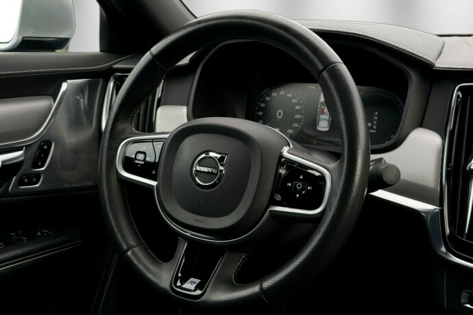 volvo-s90-elektrisitetbensin-2019-big-13