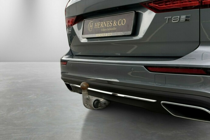 volvo-v60-plug-in-petrol-2019-big-9