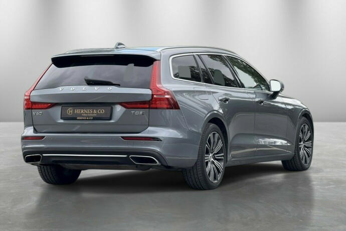 volvo-v60-plug-in-petrol-2019-big-8
