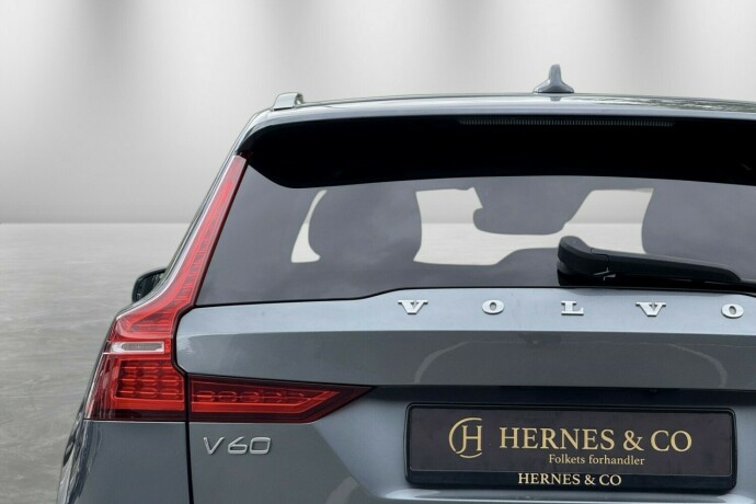 volvo-v60-plug-in-petrol-2019-big-5