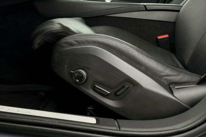 volvo-v60-plug-in-petrol-2019-big-35