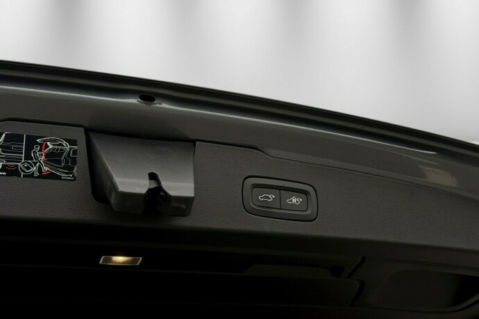 volvo-v60-plug-in-petrol-2019-big-32