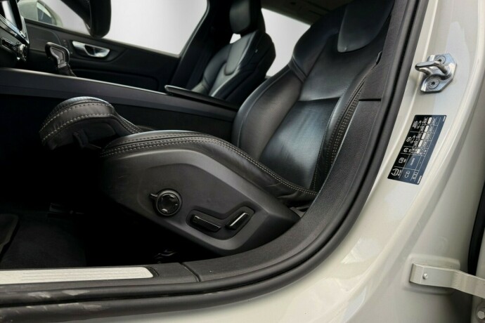 volvo-v60-cross-country-diesel-2020-big-29