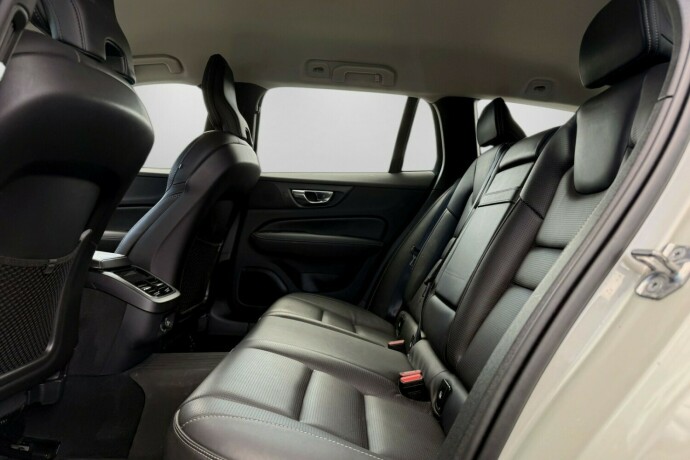 volvo-v60-cross-country-diesel-2020-big-27
