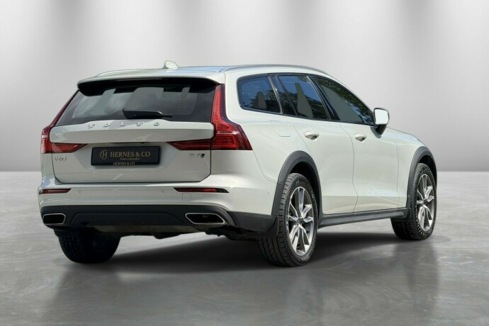 volvo-v60-cross-country-diesel-2020-big-5
