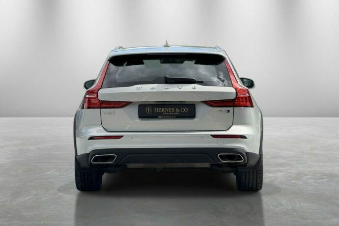 volvo-v60-cross-country-diesel-2020-big-3