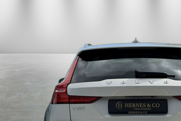 volvo-v60-cross-country-diesel-2020-big-4