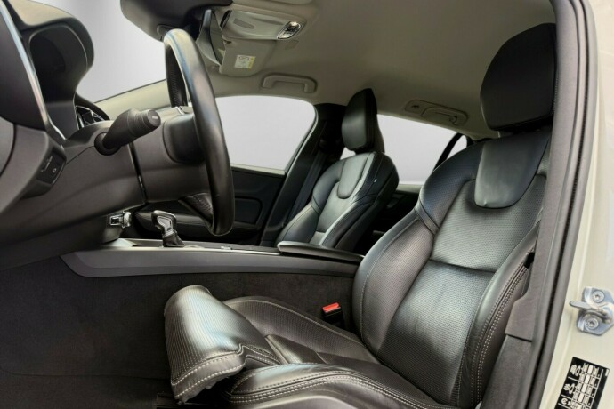 volvo-v60-cross-country-diesel-2020-big-26