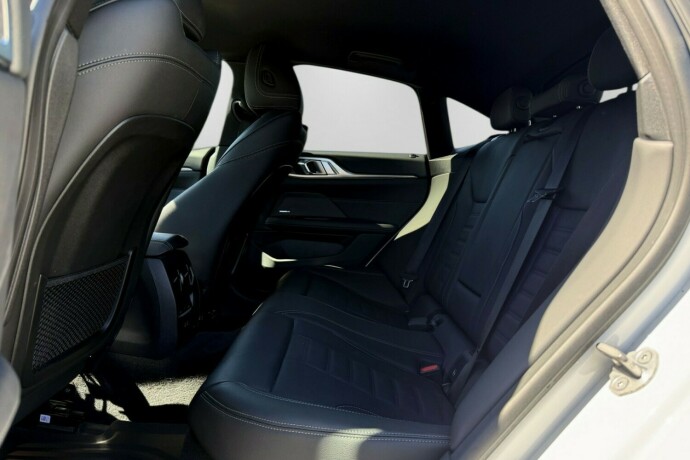 bmw-i4-m50-elektrisitet-2023-big-38