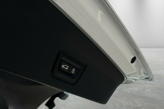 bmw-i4-m50-elektrisitet-2023-big-9
