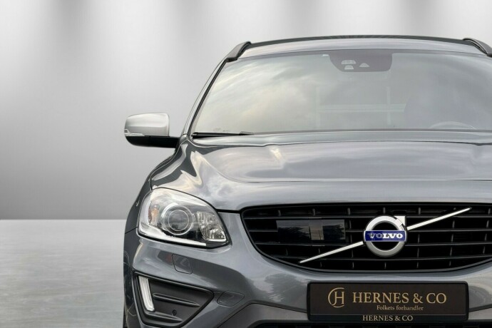 volvo-xc-60-bensin-2017-big-3