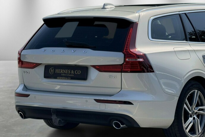 volvo-v60-diesel-2019-big-6