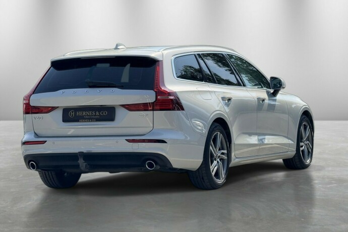 volvo-v60-diesel-2019-big-5
