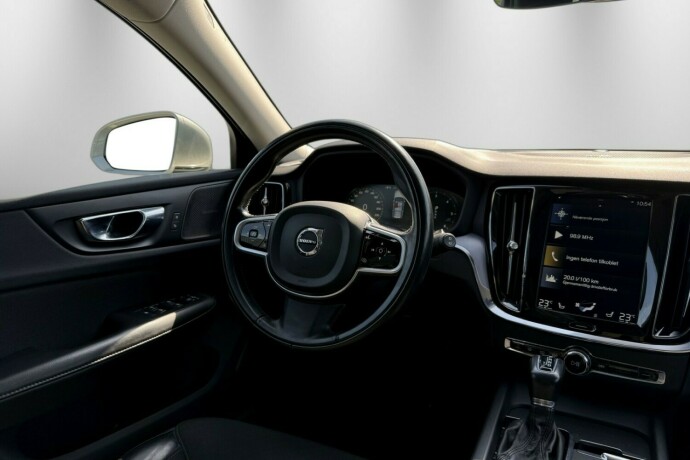 volvo-v60-diesel-2019-big-17