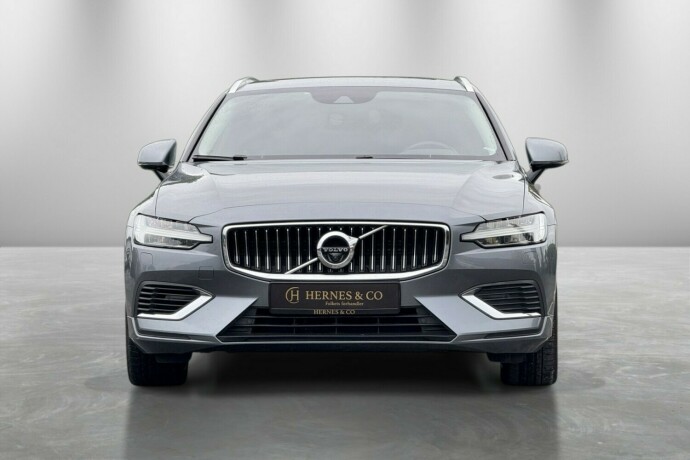 volvo-v60-elektrisitetbensin-2019-big-2
