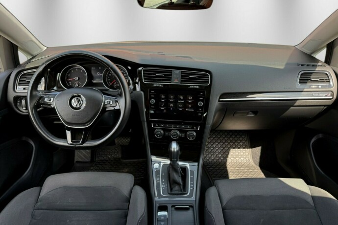 volkswagen-golf-bensin-2018-big-12