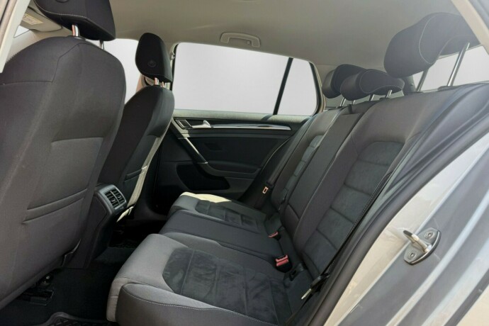 volkswagen-golf-bensin-2018-big-30
