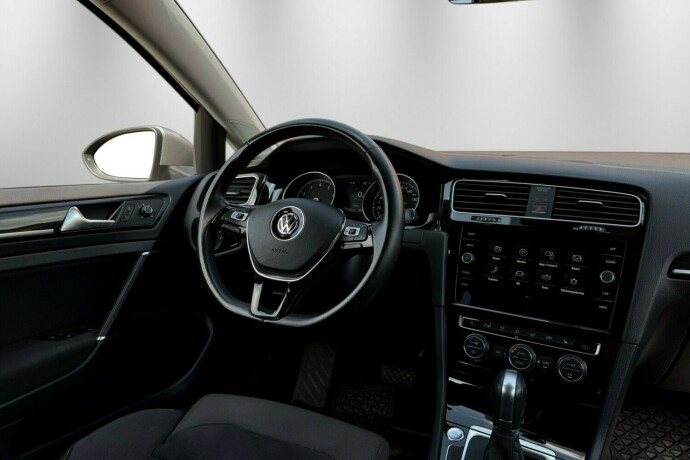 volkswagen-golf-bensin-2018-big-14